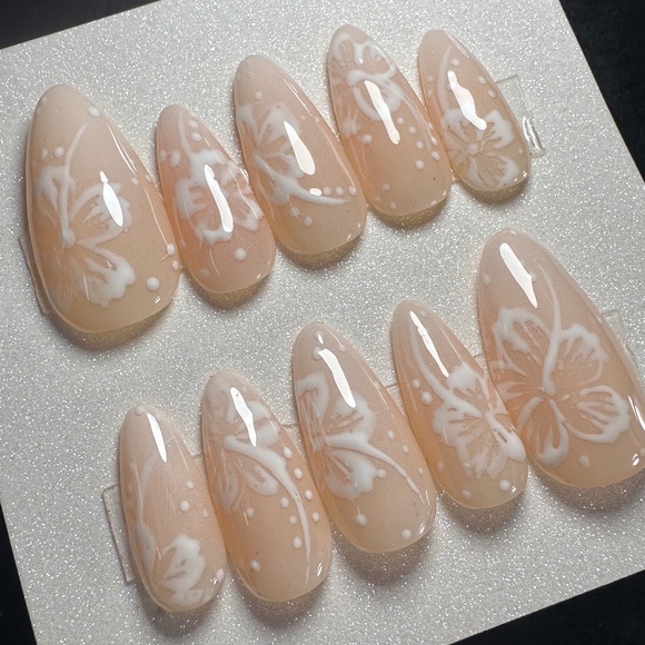 Medium almond Hawaiian flower inspired handmade press on nails - Picture 2 of 6